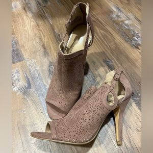 NWOT Lauren Conrad High Heel Booties